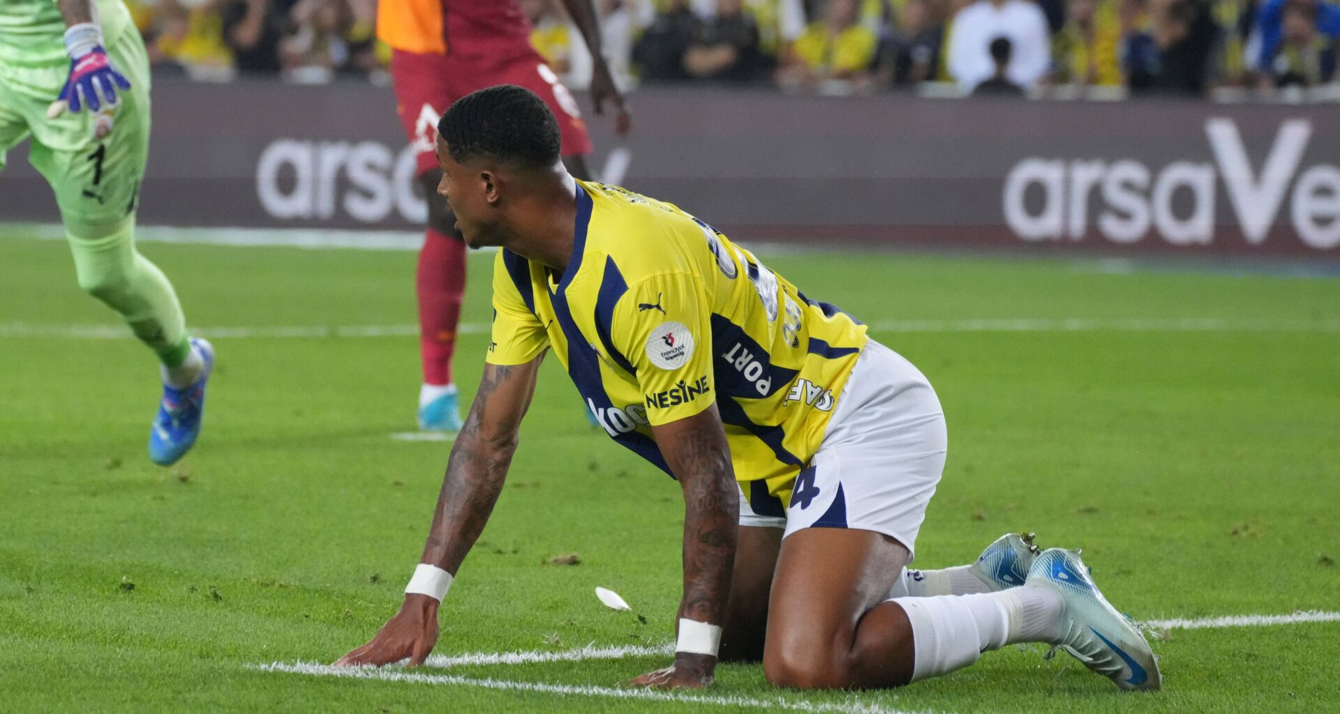 Jayden Oosterwolde veroordeeld tot voorwaardelijke celstraf na chaos tegen Galatasaray