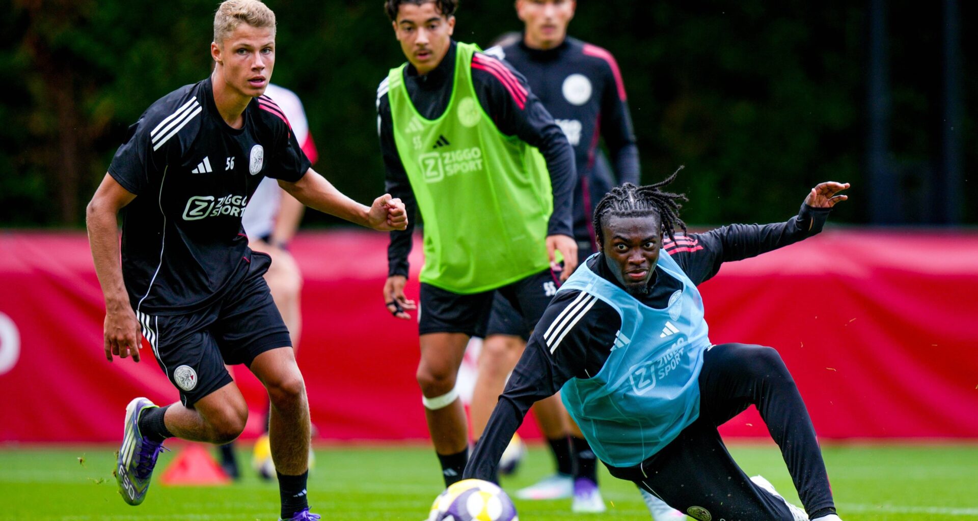 Contractverlenging Ajax-talent in zicht, maar nog prematuur: 'Ze zijn nog bij het eerste voorstel'