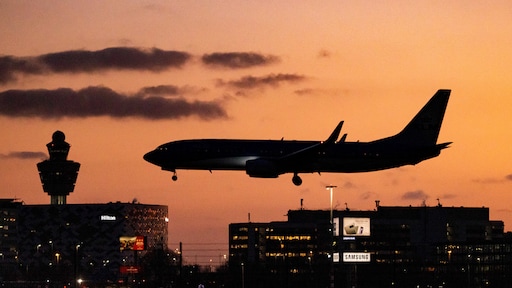 15 gemeenten eisen nachtsluiting Schiphol: 'Minder slapeloze nachten omwonenden'