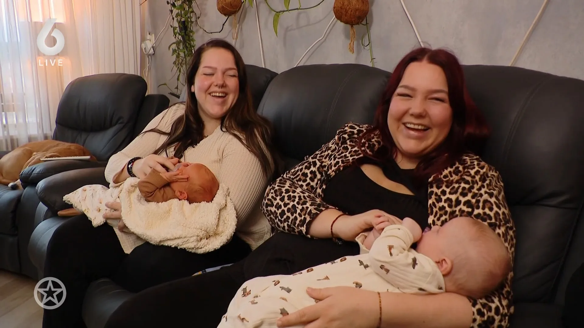 Op kraambezoek bij Urk!-tweeling Mathilde en Gerda