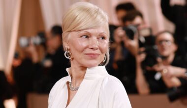 Pamela Anderson ziet er engelachtig uit tijdens de Globes