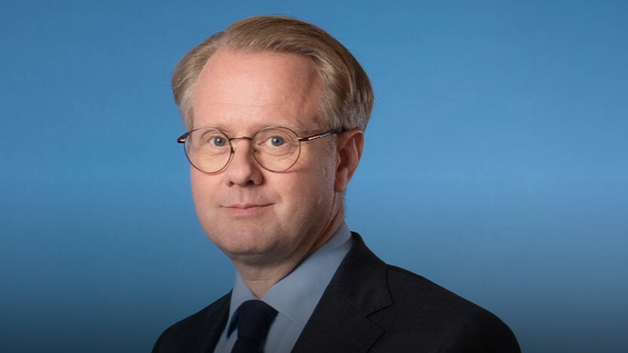 Minister hard voor KLM en Schiphol: ‘Hebben imagoschade geleden’ - Luchtvaartnieuws