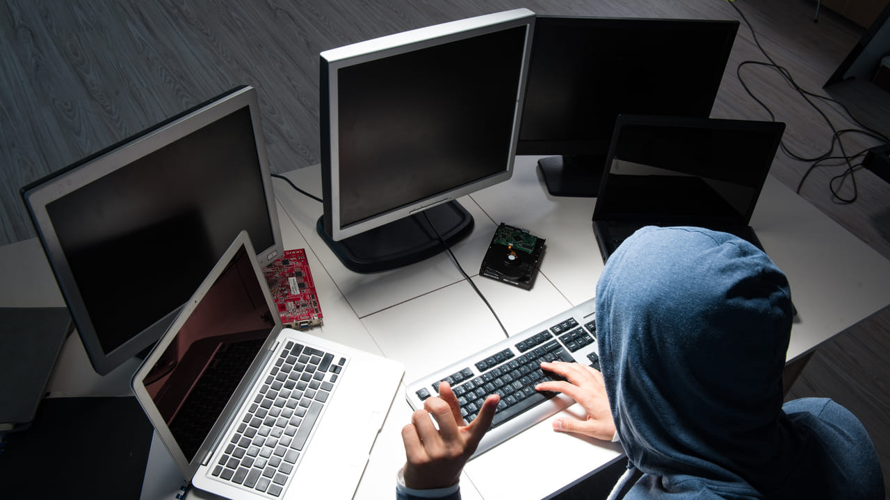 Westlander (39) aangehouden voor illegale beleggingspraktijken - WOS Nieuws