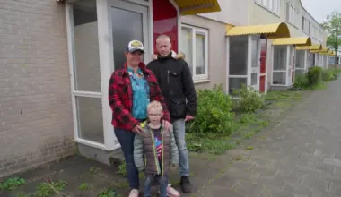 In 'Steenrijk, Straatarm' is Dennis in tranen als zoon iets mag uitzoeken