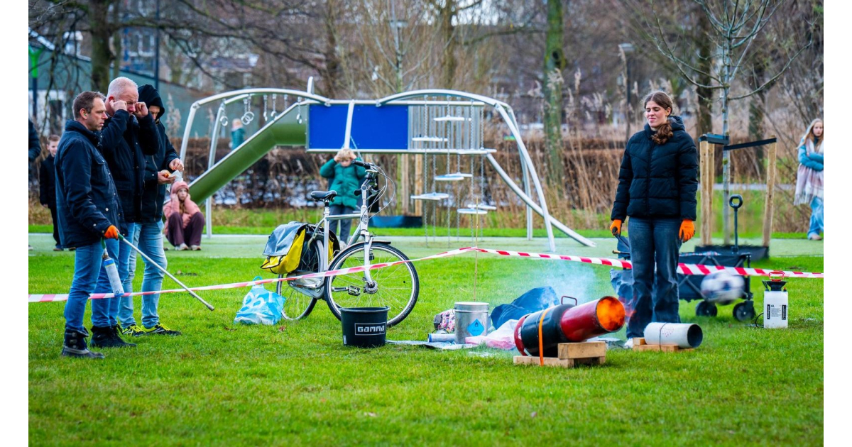 Knallend afscheid van 2025: carbidschieten in het Europapark