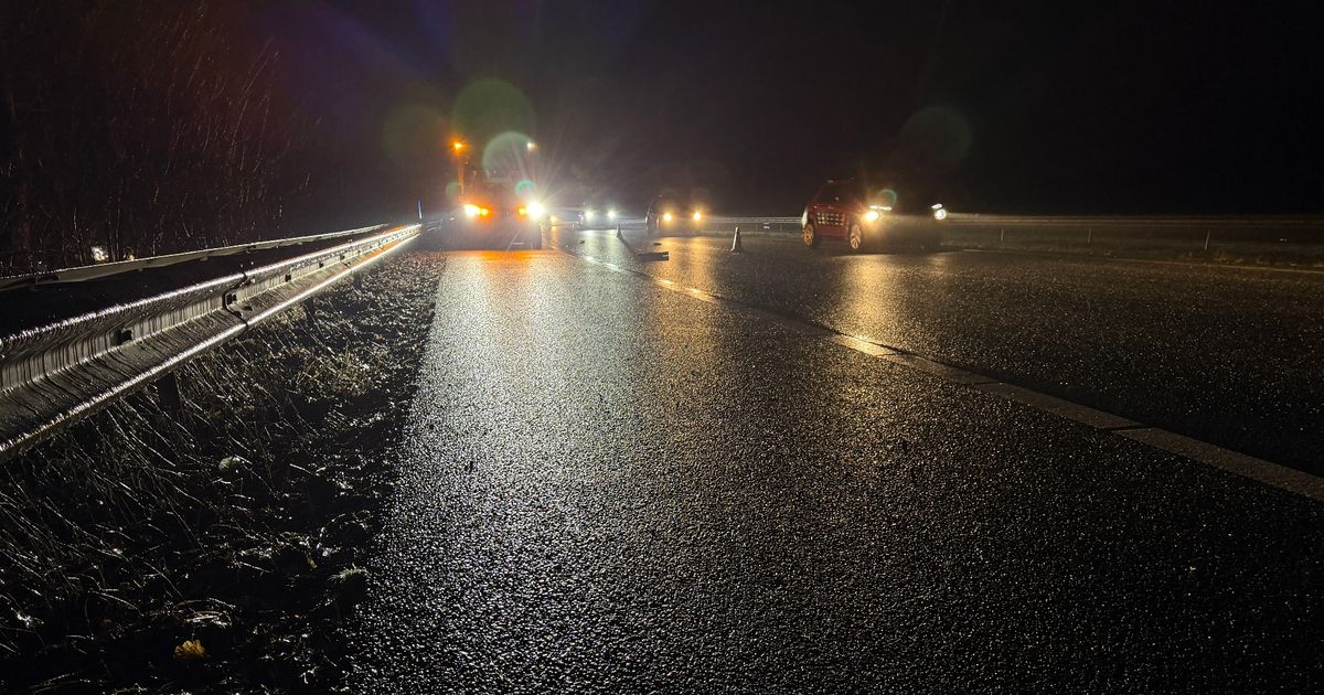 112-nieuws: Meerdere ongelukken op de weg door gladheid, A7 tussen Zuidbroek en Westerbroek afgesloten - RTV Noord