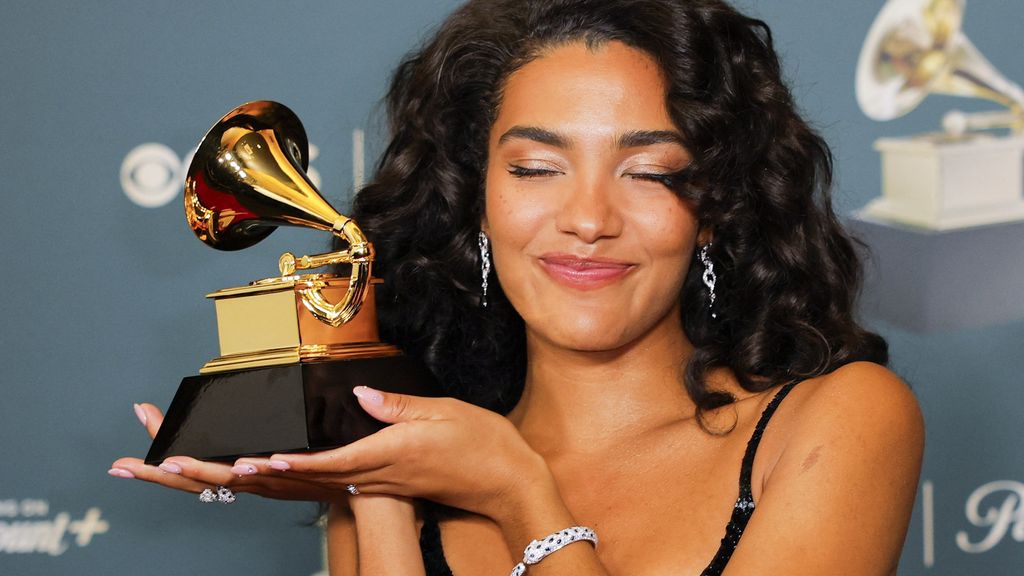 Olivia Dean beste nieuwkomer, ook prijs voor Nederlandse Roselilah