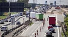 Welingelichte Kringen - Nieuws van overal: minder lezen, meer weten