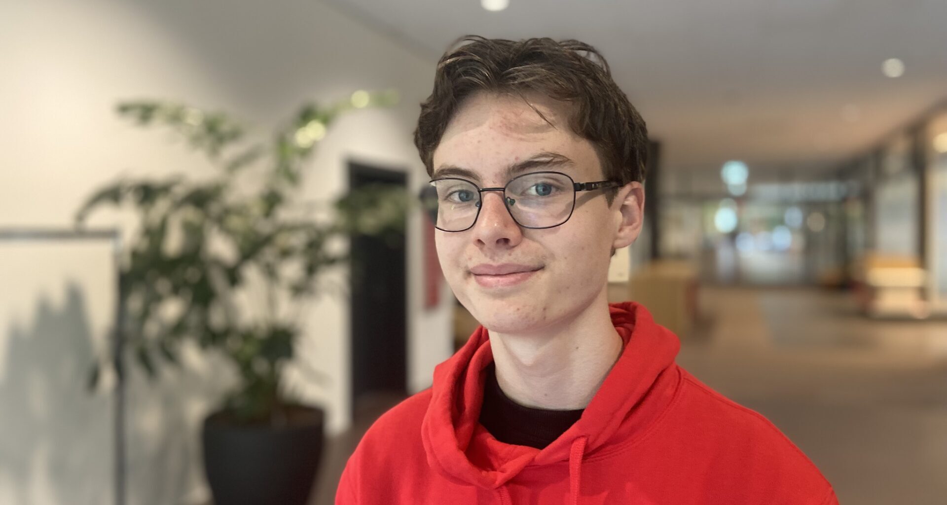 Jens is de jongste introloper: 'Ik twijfel nog tussen de schaak- en de e-sportvereniging'