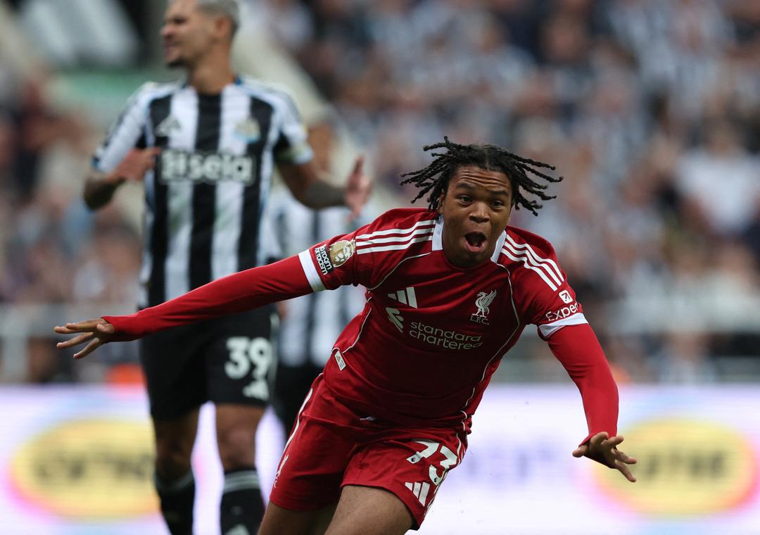 16 år gamle Rio Ngumoha ble matchivnner ti minutter på overtid for Liverpool mot Newcastle