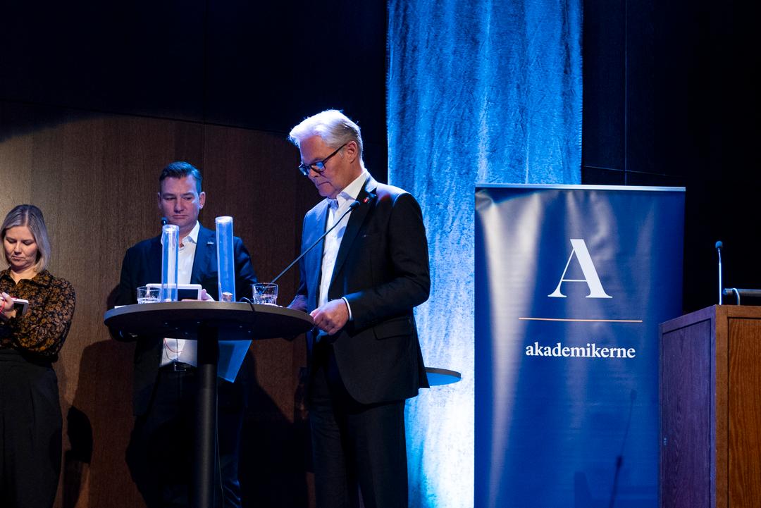 Høyre og Frp om lag like store