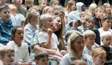 Fullt trøkk på første skoledag: – Foreldrene er nesten mer spent enn barna - tronderbladet.no