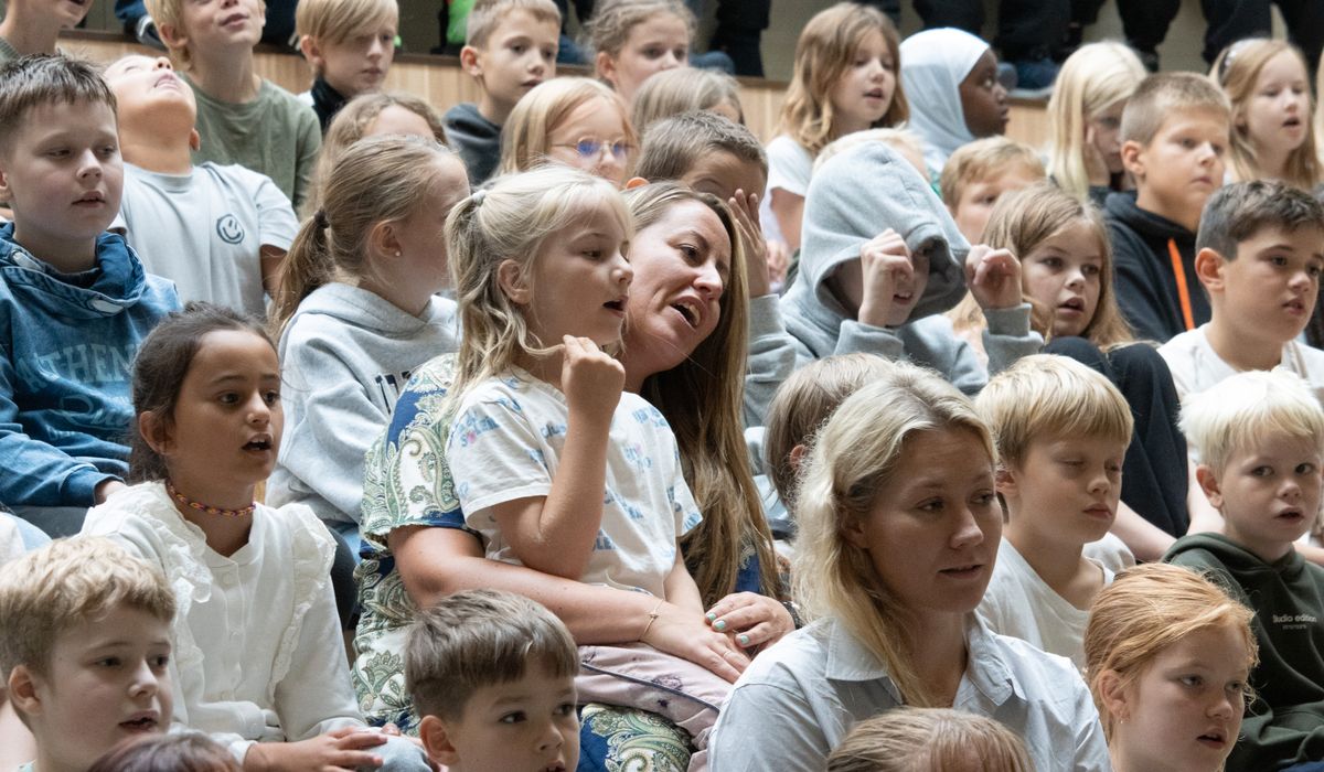 Fullt trøkk på første skoledag: – Foreldrene er nesten mer spent enn barna - tronderbladet.no