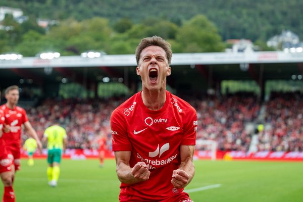 Brann - AEK Larnaca
Playoff Europa League-kvalifisering på Brann stadion.

Felix Horn Myhre scoret og fikk gult kort.