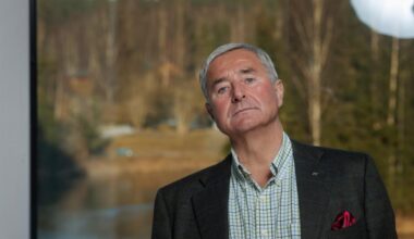 Sveaas' rederi mer enn halverte resultatet