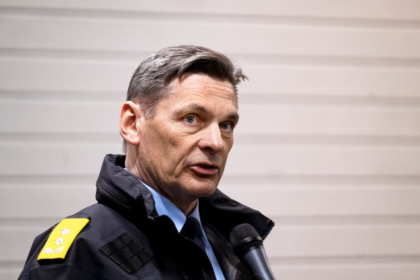 Stjørdal  20190319.
Trøndelag politidistrikt har bygd et nytt treningssenter på Værnes. Senteret er det eneste av sitt slag i Norge. Forsvarssjef, politimester og politiets beredskapsdirektør var blant de gjestene til stede under den offisielle åpningen tirsdag. Beredskapsdirektør Knut Smedsrud.
Foto: Ned Alley / NTB