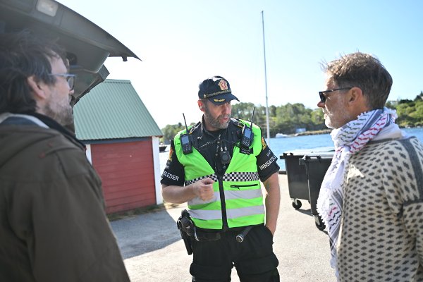 Demonstranter stenger Mongstad