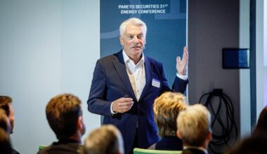 Solid ordrebeholdning og avkastning til aksjonærene