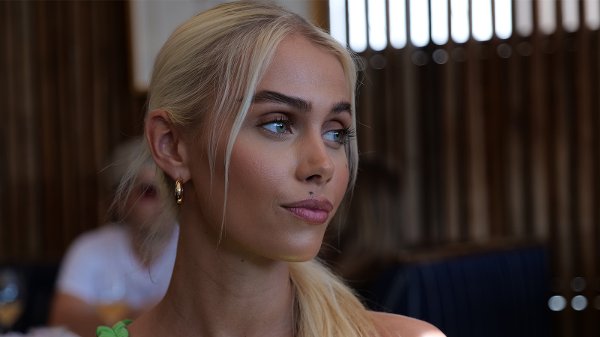 Juliane Snekkestad klinte til på 17. mai med ny kjæreste Influenseren og modellen viste fram kjæresten for første gang etter bruddet med Marius Borg Høiby. Influenseren og modellen viste fram kjæresten for første gang etter bruddet med Marius Borg Høiby.