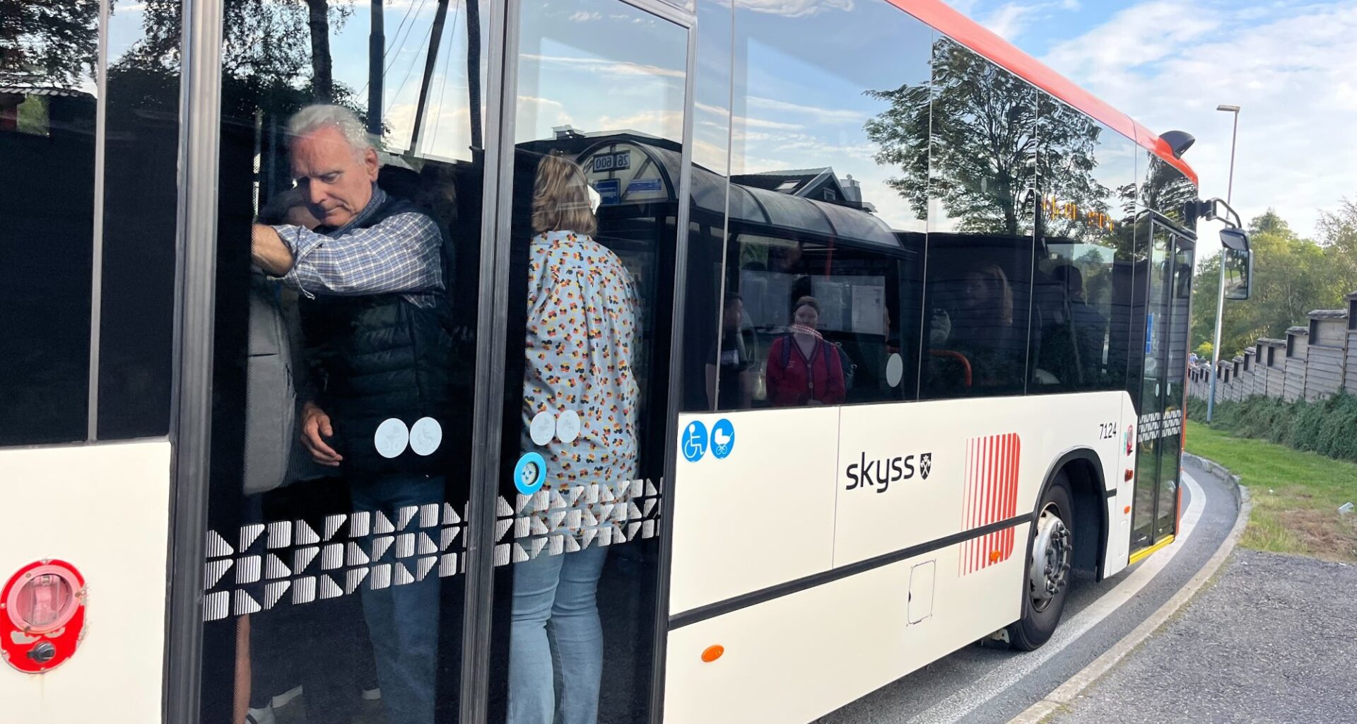 Trafikk, Gamlehaugen | Monsterkø til kongelig fest på Gamlehaugen: – Det var helt forferdelig