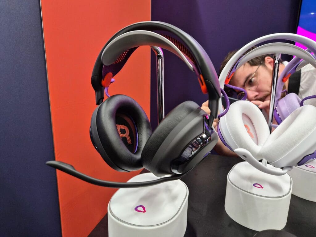 JBL Quantum 950: Hodetelefoner som endrer måten du spiller på
