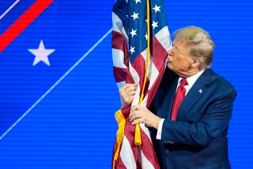 Trump vil straffe flaggbrenning med ett års fengsel