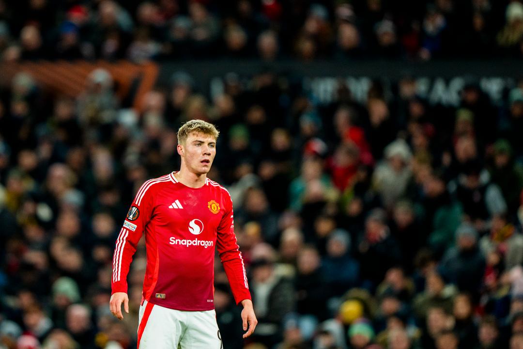 Højlund henvist til tribunen mot Arsenal