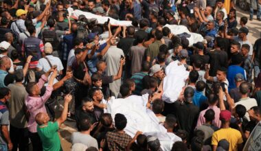 Sorg og sinne etter drap på seks journalister i Gaza