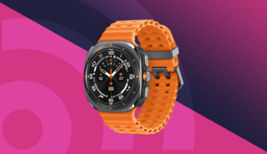 Samsung Galaxy Watch Ultra 3 mot en rosa og lilla TechRadar-bakgrunn.