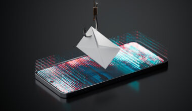 Illustrasjon av en e-post på en krok, svevende over en mobiltelefon