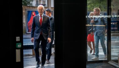 Høyre splittes i to om neste statsminister