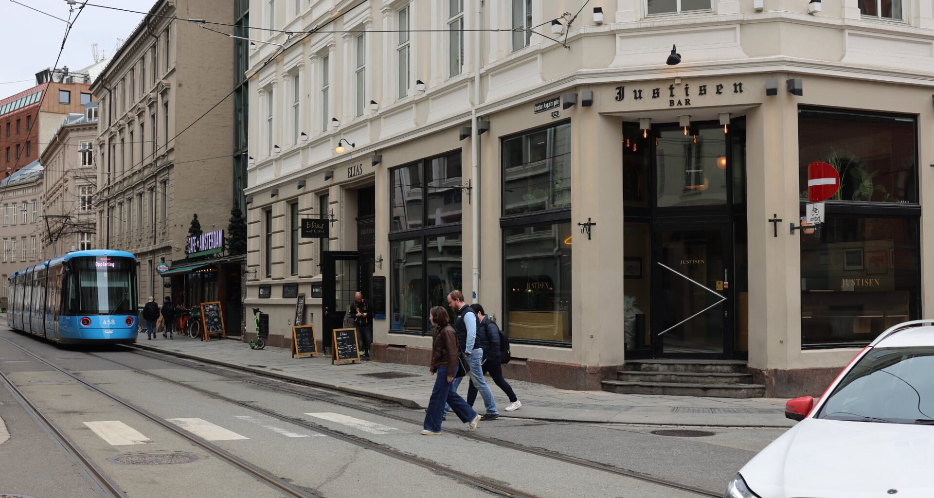 Politi, Sentrum | Travel natt for politiet: Rykket ut til voldshendelse, brann og flere ulykker