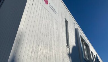 Tvedestrand, Vegårshei | Snur etter tannklinikk-bråk