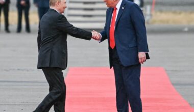 Her møtes Donald Trump og Vladimir Putin i Alaska for å diskutere Ukraina