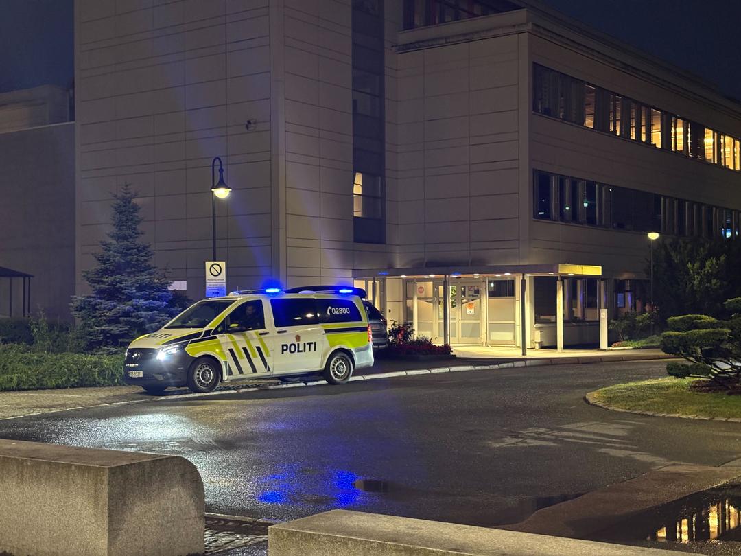 Måtte evakuere NRK – kan ha vært kloakklukt