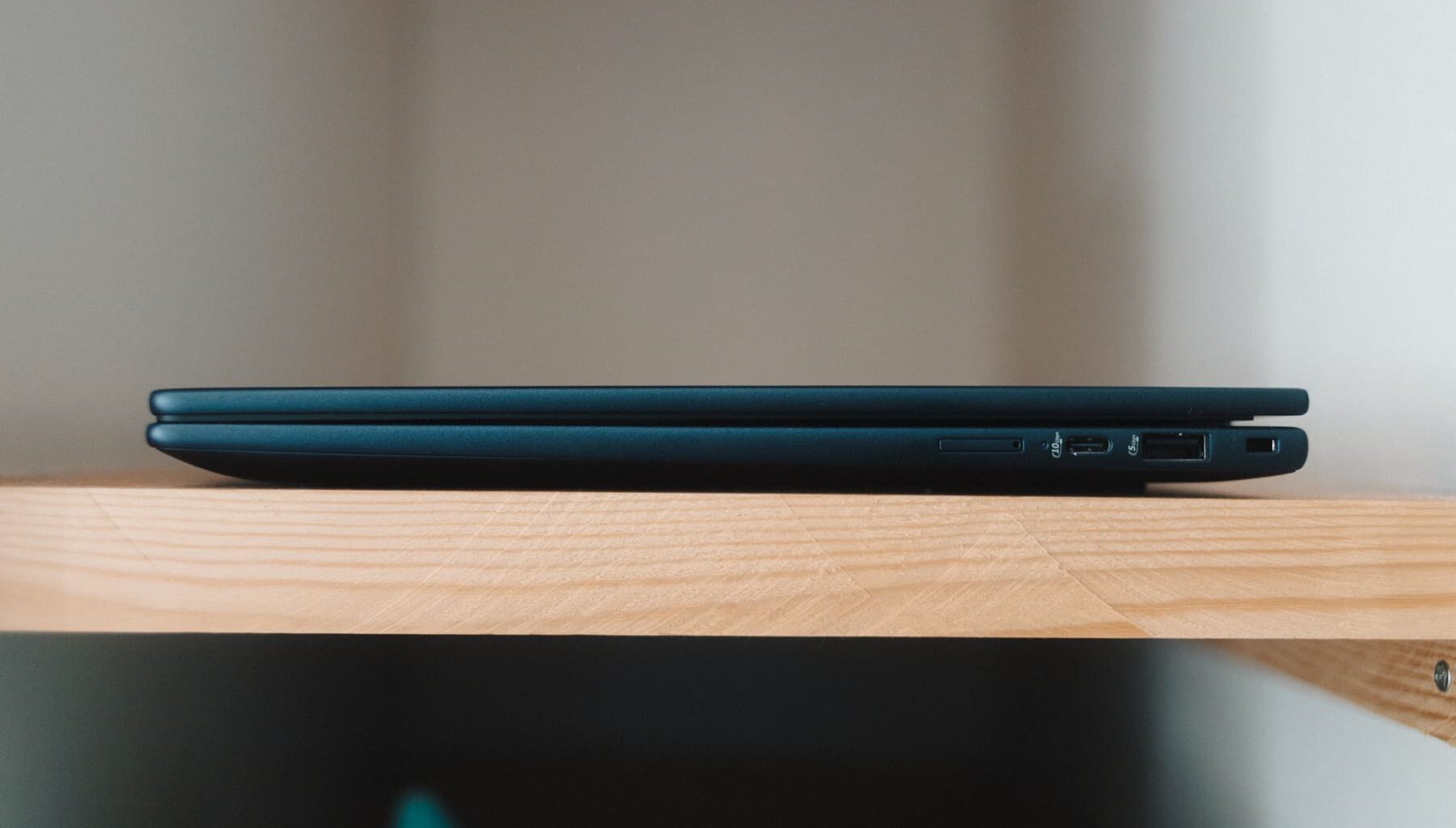TEST: HP EliteBook X G1i er slank og rask, men AI-merkelappen henger løst