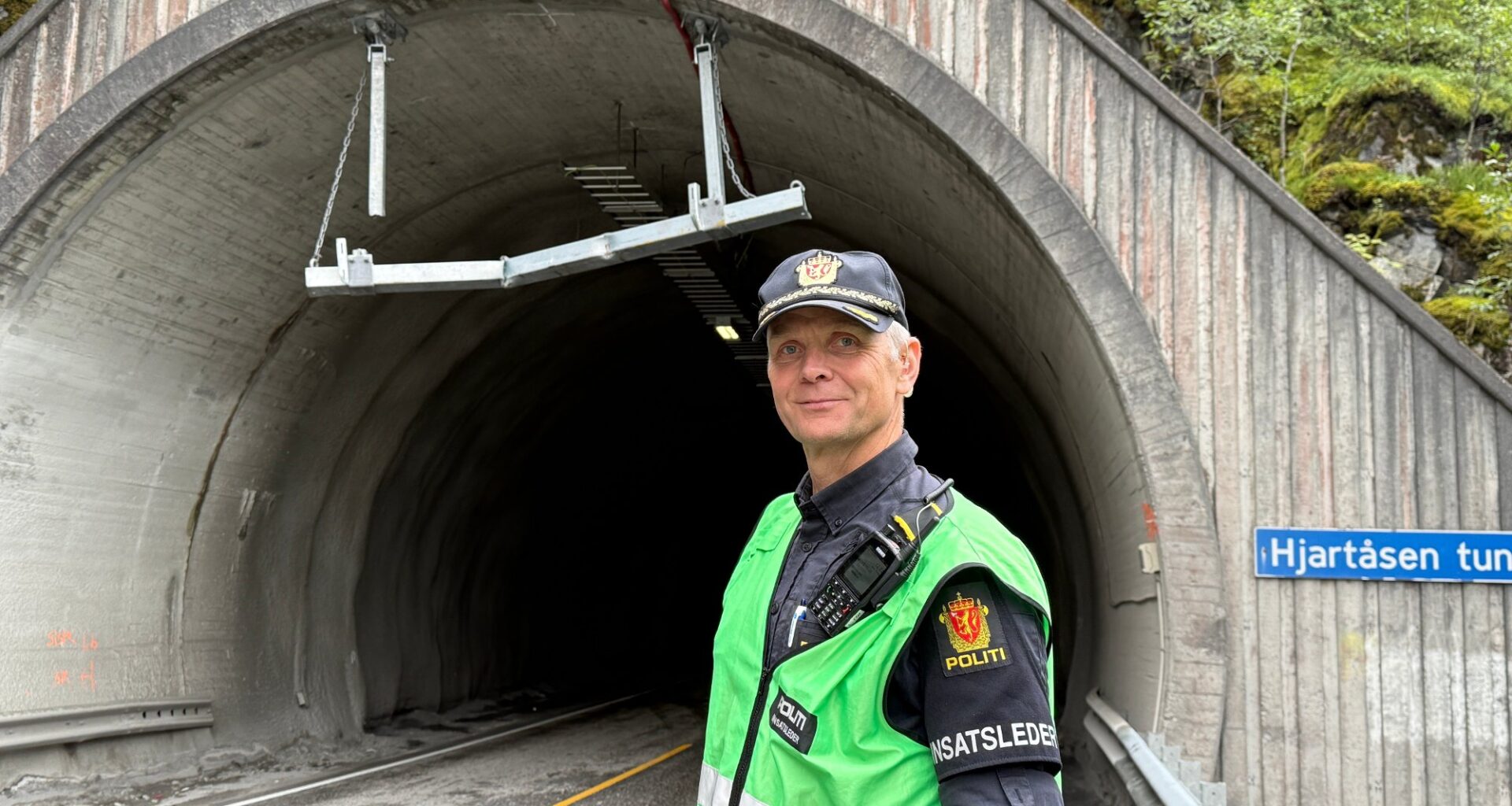 Mosjøen, Trafikk | Måtte stenge tunnelen etter det mange mente var et varslet problem: – Et høyt kjøretøy har kjørt inn i bommen