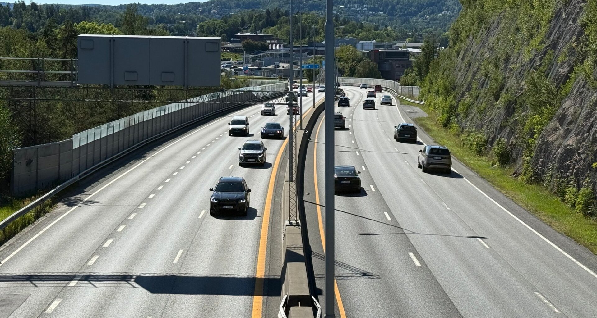 Trafikk, E18 | – Gi det noen timer så kan det tette seg