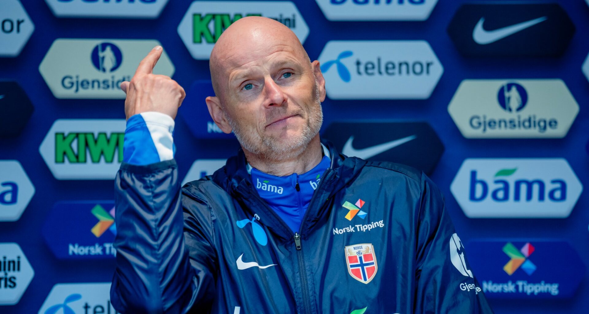 Sport, Ståle Solbakken | Solbakken avslører: Måtte bytte mailadresse etter storm av «råd» og kritikk