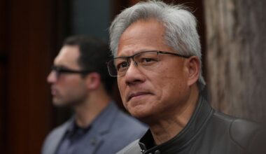 Nvidia-sjef Jensen Huang skal ha gått med på å gi den amerikanske statskassen 15 prosent av inntektene fra salg av databrikker til Kina, skriver flere medier.