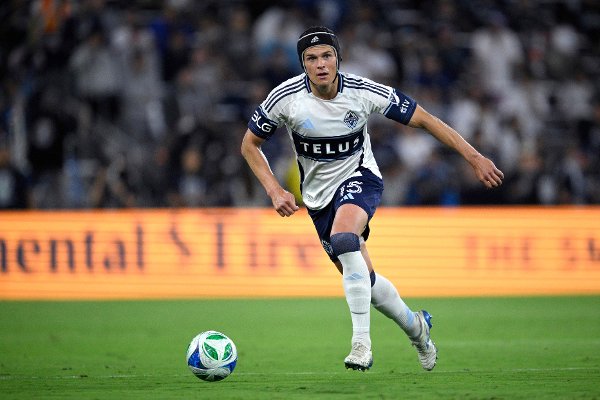 SAN DIEGO, CALIFORNIA - JULY 19: Bjørn Inge Utvik #15 of the Vancouver Whitecaps moves the ball during the first half against San Diego FC at Snapdragon Stadium on July 19, 2025 in San Diego, California.   Orlando Ramirez/Getty Images/AFP (Photo by Orlando Ramirez / GETTY IMAGES NORTH AMERICA / Getty Images via AFP)