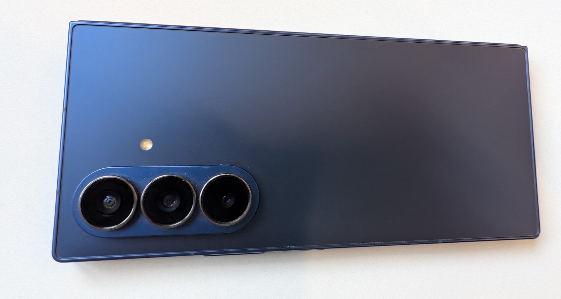 (+) Samsung Galaxy Z Fold 7: Brettbar for folk flest, med ett stort problem - Nettavisen