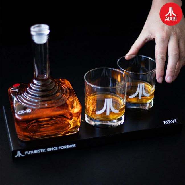 Atari lanserer stilig whiskykaraffel designet som en retro joystick