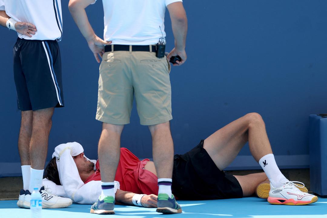 Tennisspiller kollapset på banen i 32 graders varme