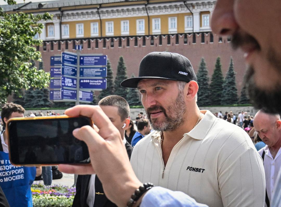 Russiske myndigheter sperrer Alexandr Ovetsjkins kontoer