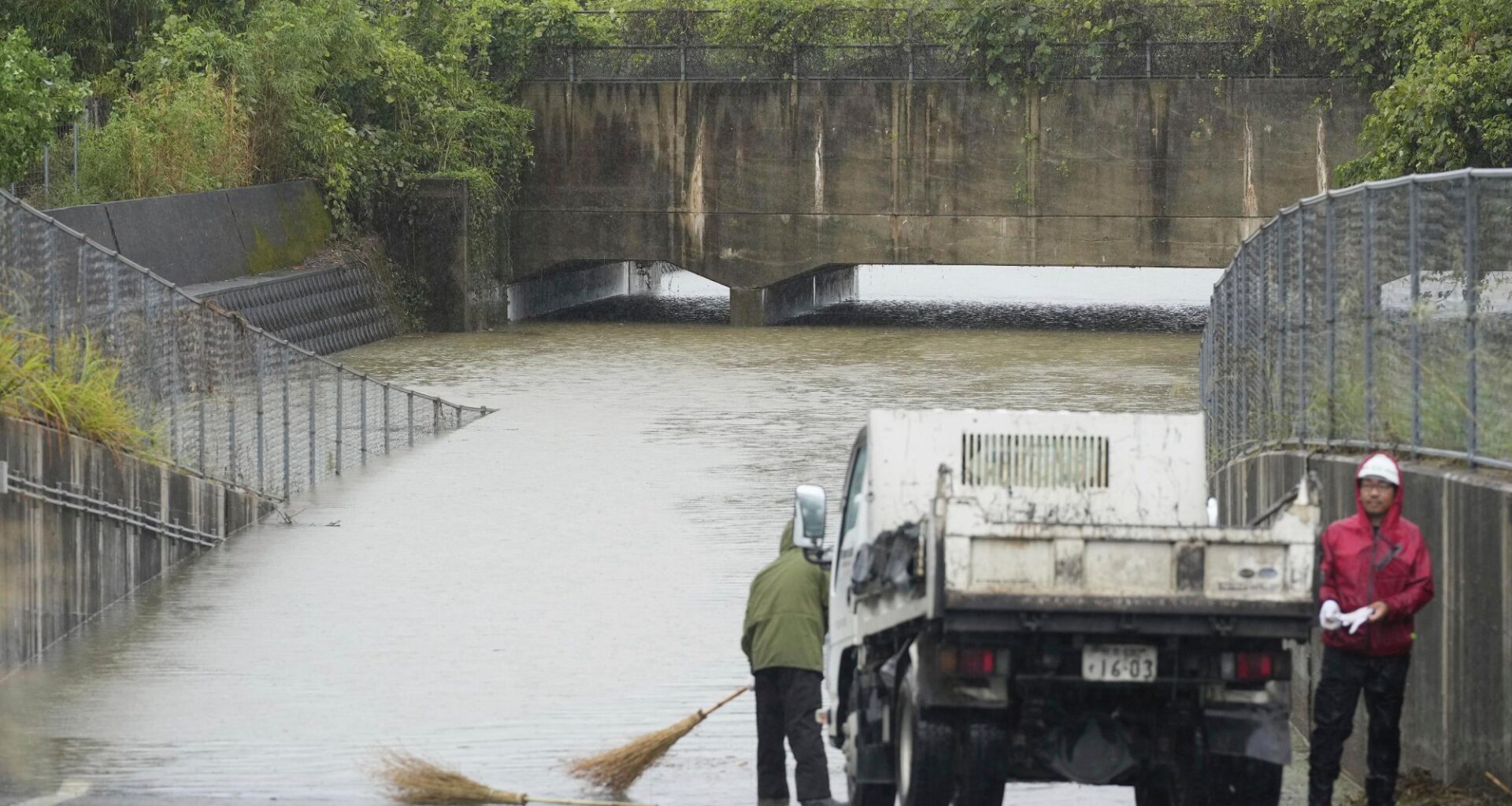 Japan, Regn | Japan ber millioner evakuere etter kraftig regn
