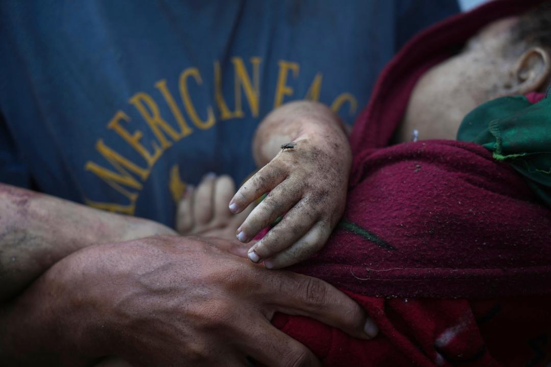 Minst 65 palestinere drept i israelske angrep