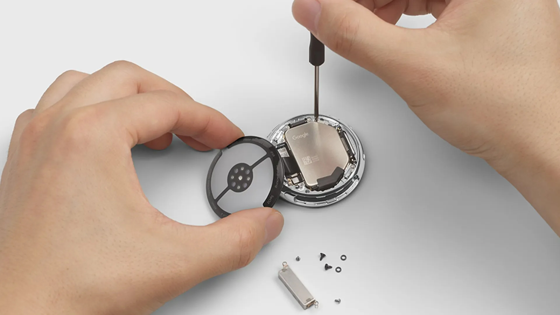 To hender som reparerer en Google Pixel Watch 4.