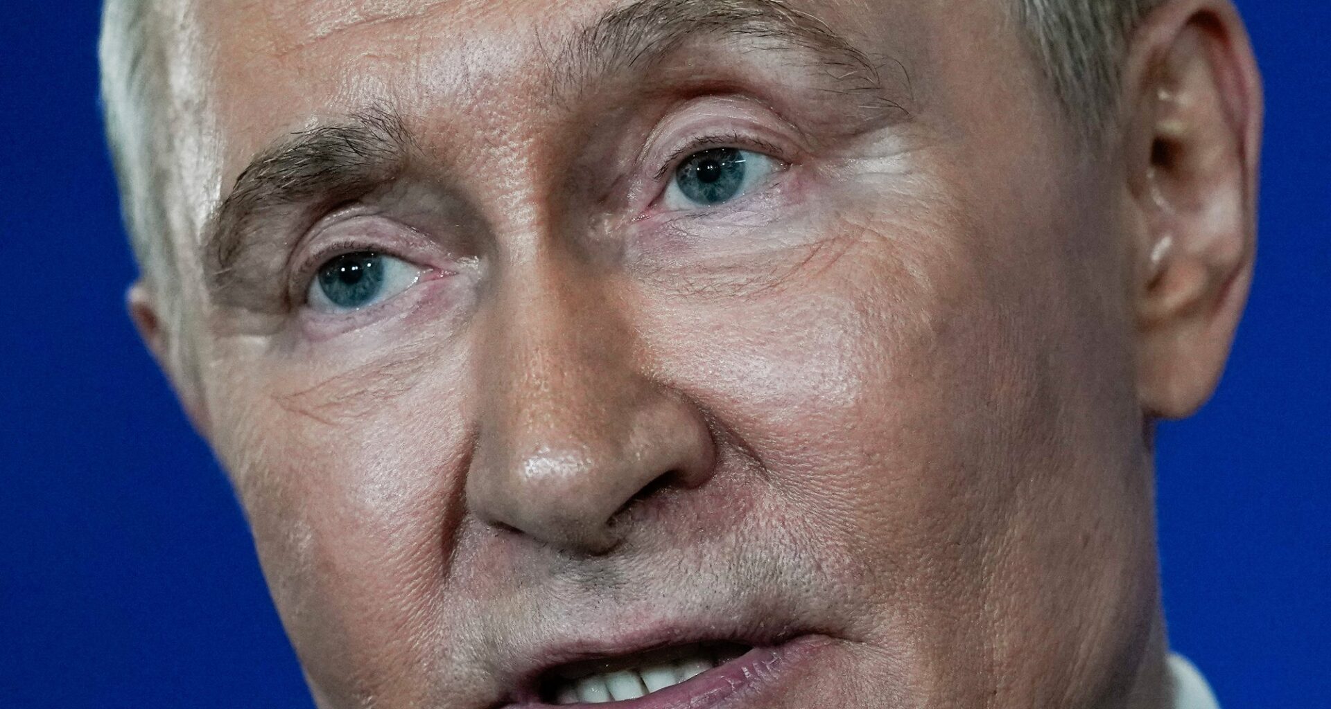 General slår Vladimir Putin-alarm