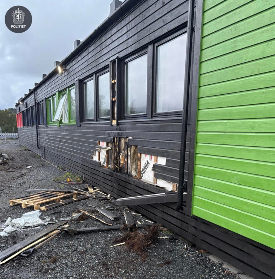 Stord, Brann | Rykker ut etter melding om åpne flammer på skole på Stord